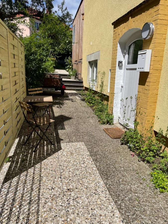 Gemuetliche Sanierte 1 Zimmer Wohnung Mit Privatem Parkplatz Im Zentrum 킬 외부 사진
